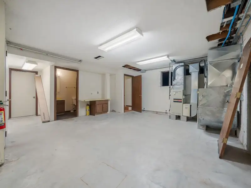 Versatile 3,100 Sq. Ft. Commercial Property Near Hwy 116 and Hwy 21
