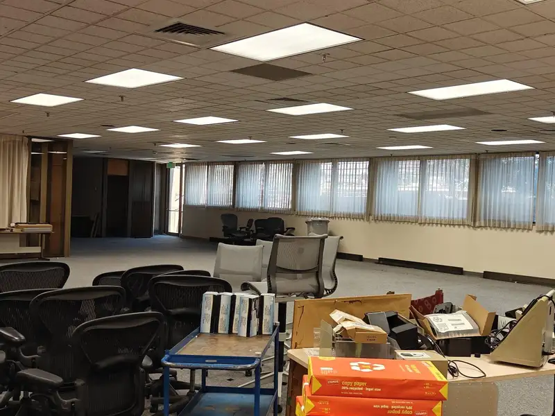 Large Office Building with Panoramic Views in Prime Downtown Location, 40,000 Sqft