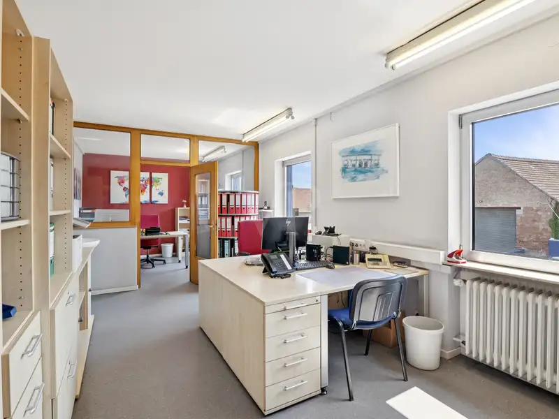 Modern Commercial Property with Flexible Uses in Saarpfalz District