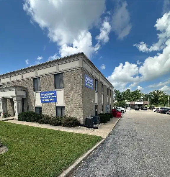 Versatile 2582 Sf Commercial Space in High Visibility Location with Excellent Parking