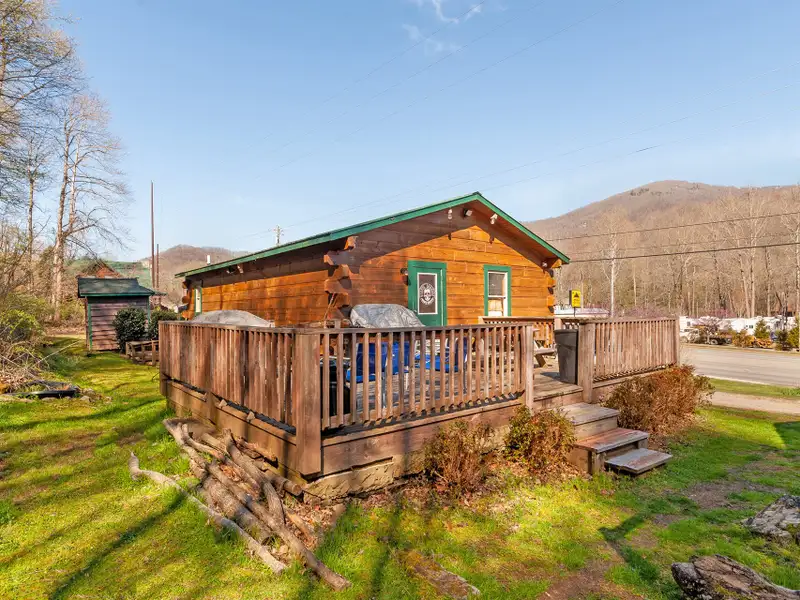 Freestanding Commercial Building with 160 Ft Road Frontage on Soco Road, Maggie Valley, Nc