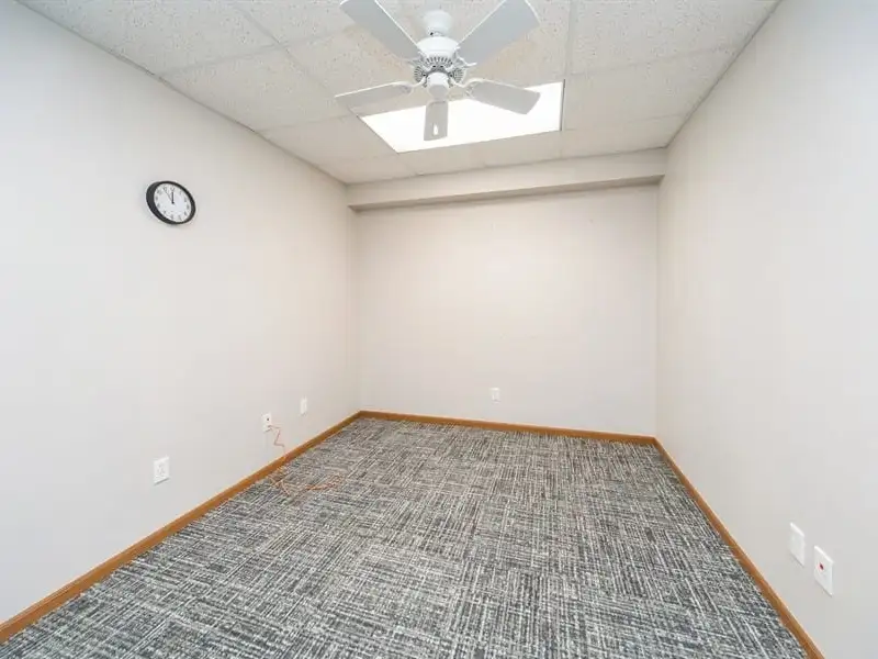 Affordable Office Space for Lease on Highway 92 East - 1,222 Sf with Reception and Meeting Room