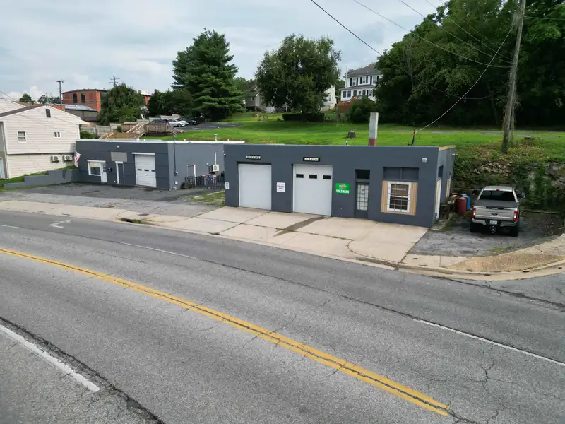 Turnkey Tire Business for Lease with Fully Equipped Office and Three Bays