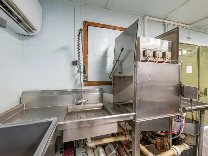 Commercial Restaurant on 3.4 Acres in Parsons, Tn with Extensive Equipment and Upgrades