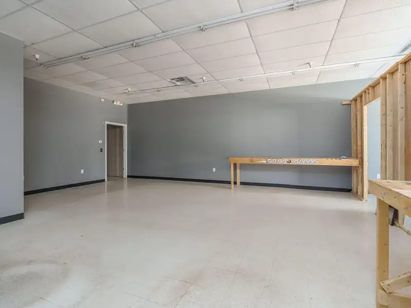 Prime 1,500 Sf Retail Space for Lease in Portage at High-traffic Corner