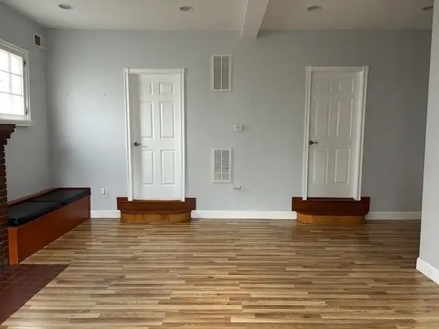 Versatile 750 Sq Ft Office Suite in Prime Village of Walden Location