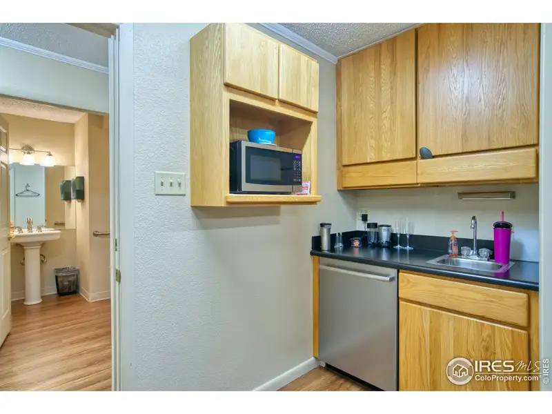 Prime Office/retail Space Near Main Street in Downtown Longmont with Back Parking