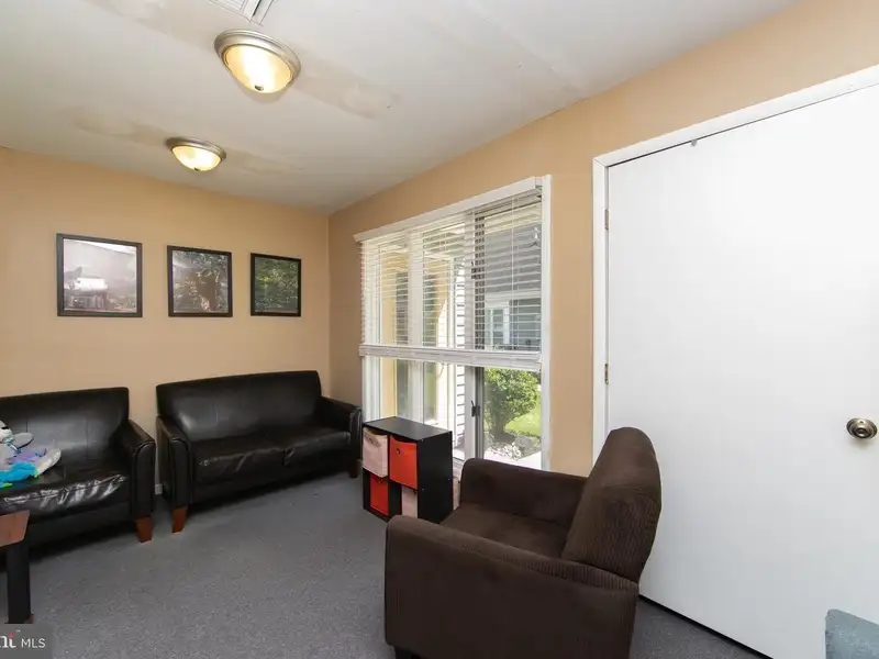 Bi-level Office Condo in Washington Township Professional Campus, Turnersville, Nj