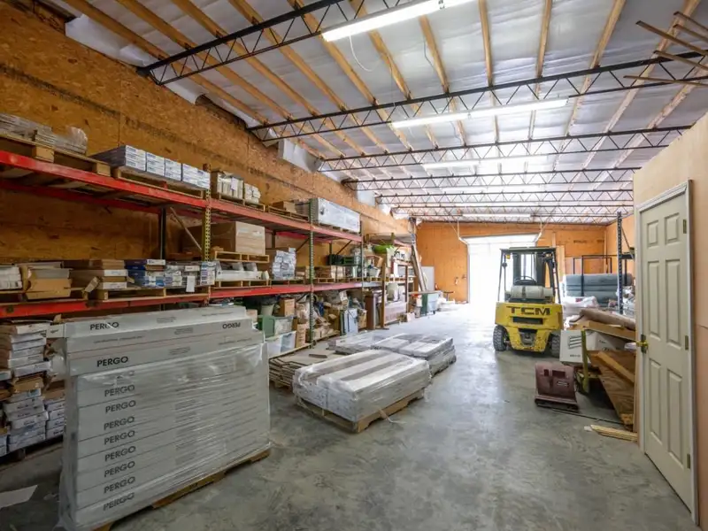 Large Commercial Building with Highway Frontage in Parsons, Tn - 15,000+ Sq Ft