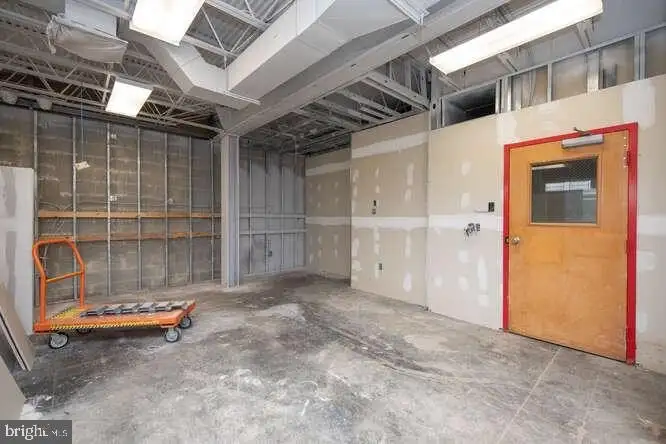 Versatile 6,000 Sq Ft Commercial Space in Prime Location with Parking Potential