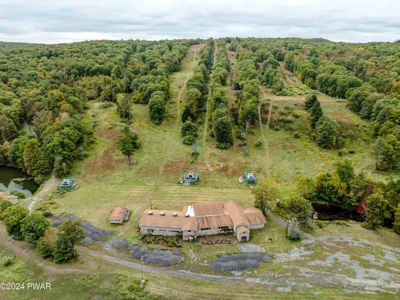 97.29-acre Former Ski Resort with Lodge in the Pocono Mountains