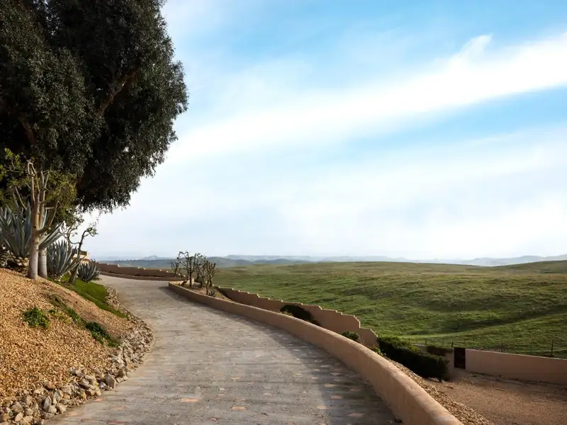 Luxury Estate with Stunning Views, Pool, Wine Cellar, and Extensive Amenities in Friant