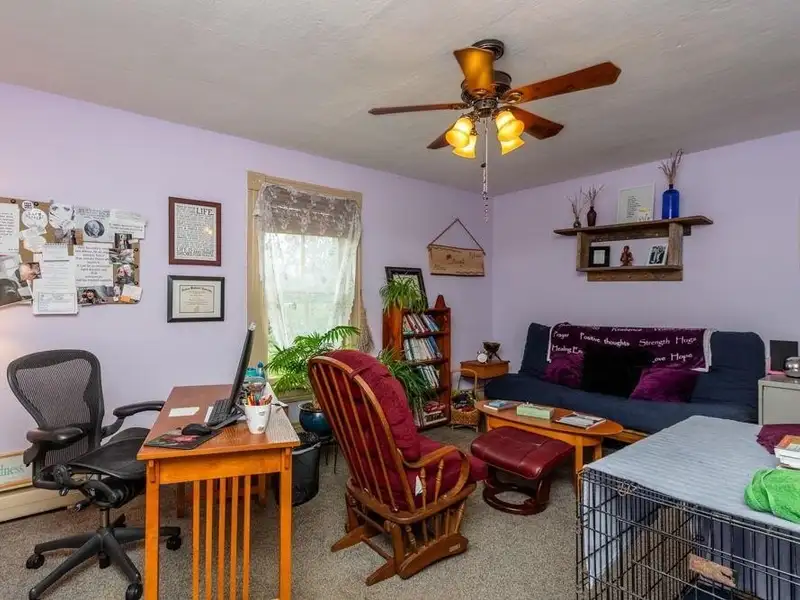 Victorian Office Space with Ada Compliance in Quaint Broadway, Ideal for Airbnb Potential
