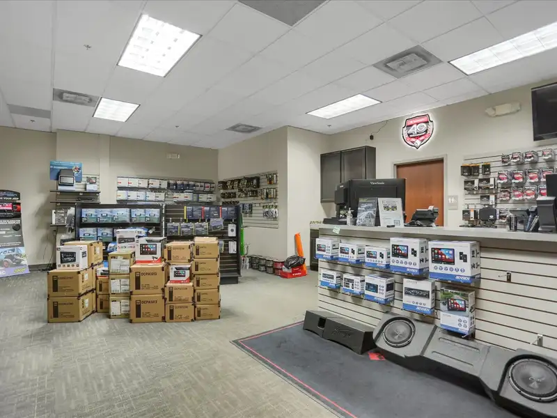 Centrally Located Multi-tenant Flex/warehouse Property in Denver, Colorado