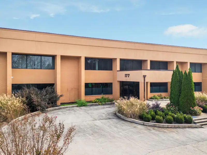Cleveland, Tn Office Suites for Lease - Newly Remodeled, 2,400 & 2,164 Sq Ft