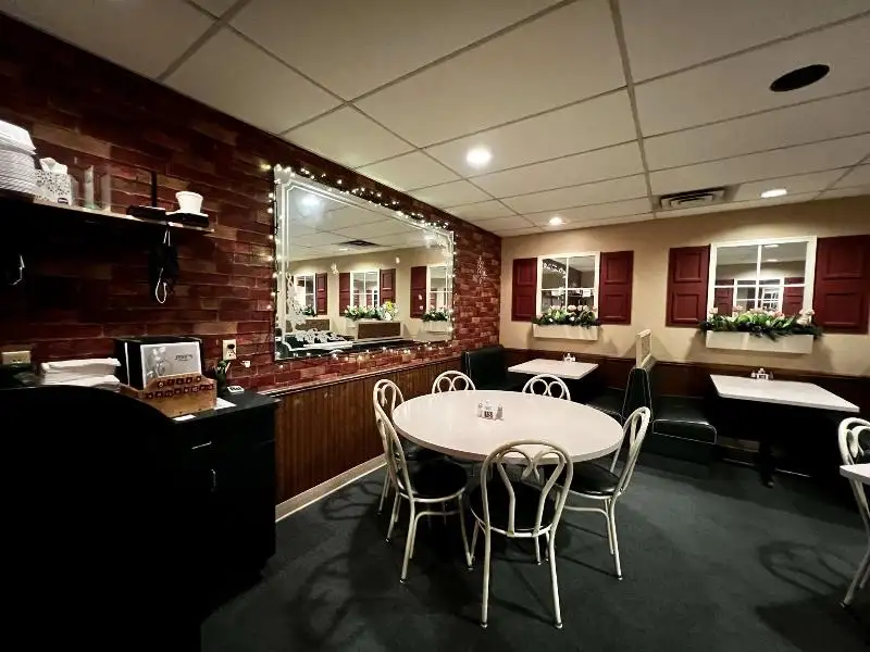 Established Supper Club with Apartment in Berlin - 50 Years of Community Legacy