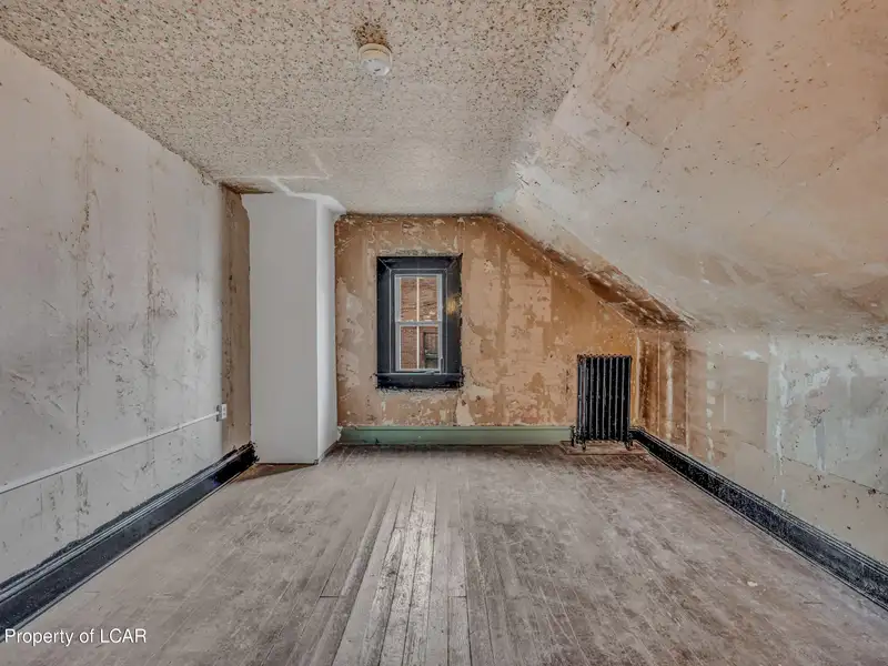 Five-unit Commercial and Residential Building in Prime Location with Recent Upgrades