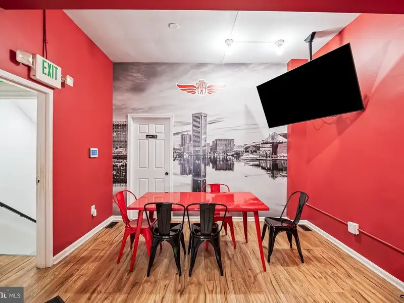 Two Storefronts in Towson: Restaurant and Vacant Space for Lease