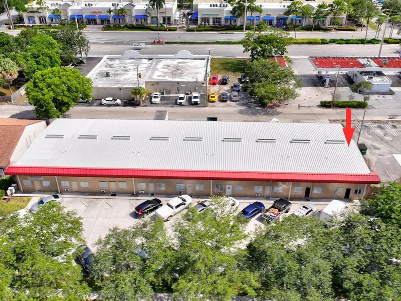 End-cap Warehouse with Offices in Central Jupiter, Move-in Ready