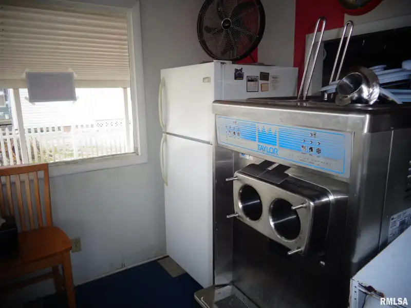 Established Eatery for Sale Near Pekin with Covered Patio and Equipment Included
