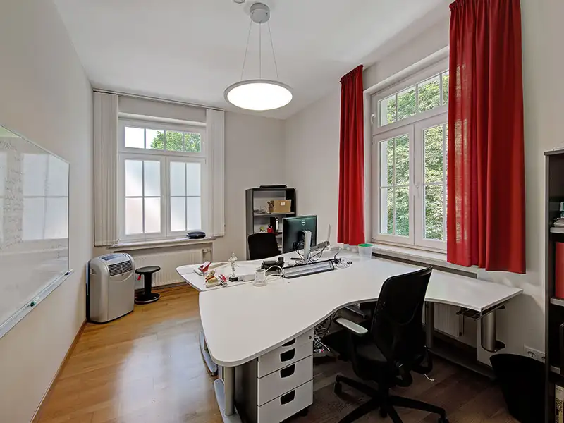 Art Nouveau Villa in Dortmund's Gartenstadt - Versatile Use for Living or Office Space