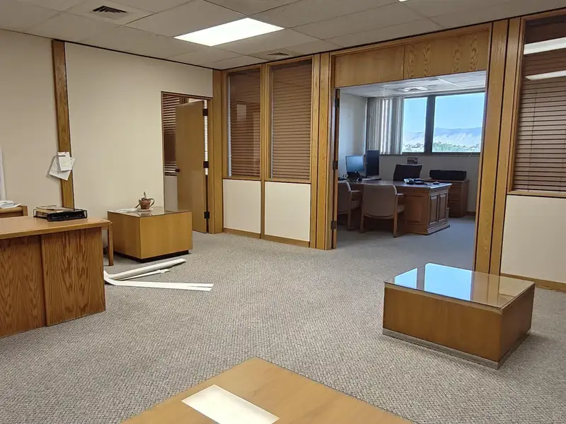 Large Office Building with Panoramic Views in Prime Downtown Location, 40,000 Sqft