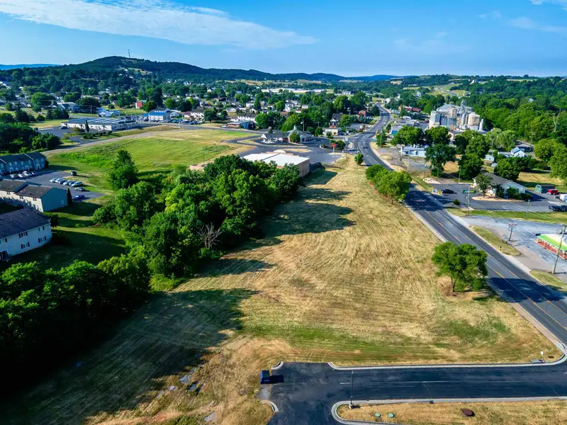 Commercial Lot in Broadway - 1 Acre with Public Road Access