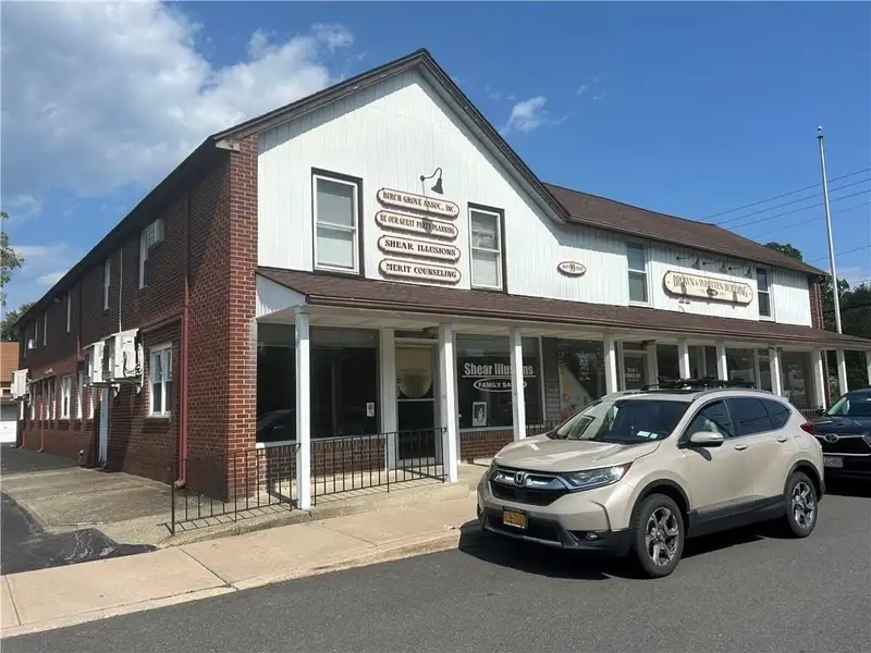 End Unit Commercial Space for Rent Near Main St. - Ideal for Retail or Professional Use