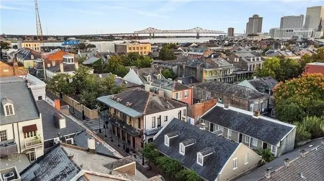 Versatile Mixed-use Property in Prime French Quarter Location