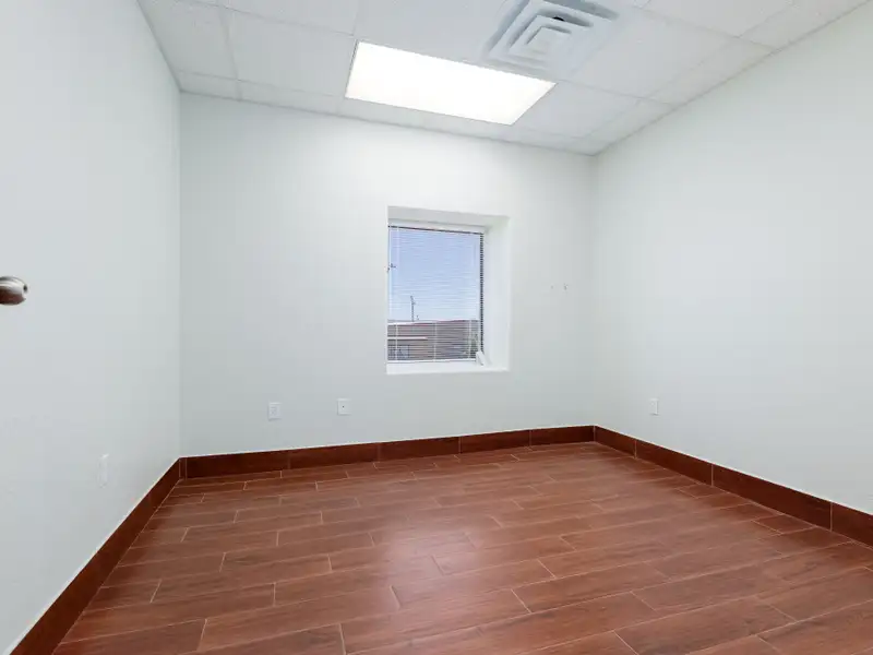 Modern 3-bedroom Home in San Antonio's Tradesman Drive Community