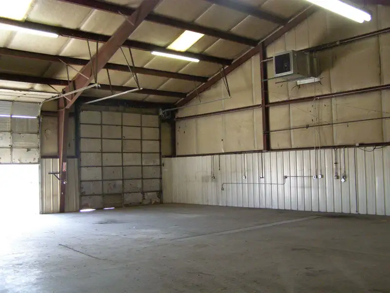 Functional 3,600 Sf Office/warehouse with Mezzanine and Fenced Yard in Prime Location
