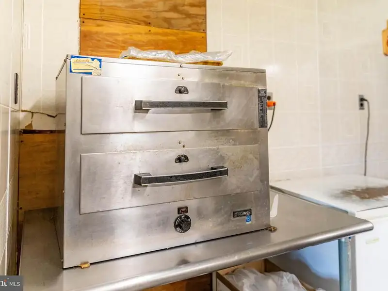 Established Restaurant with Commercial Kitchen and 120+ Seating in Hardy County