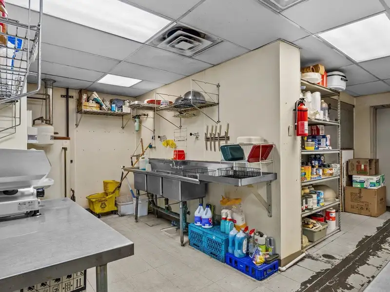 Established Restaurant Opportunity in High-visibility Cottonwood Mall, Grand Junction