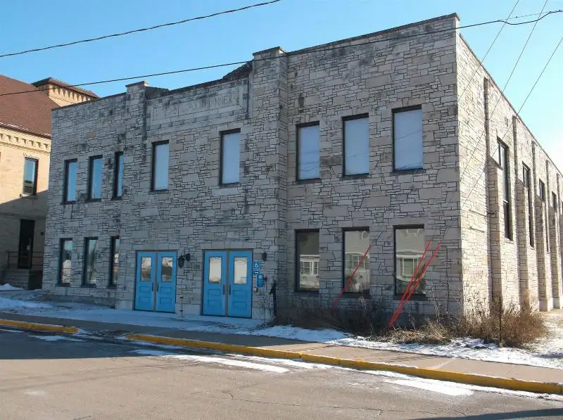 14,000 Sf Two-story Building in Omro with 20+ Rooms and Parking Lot Available
