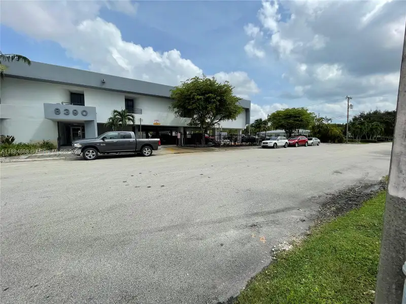 Turnkey Professional Office for Sale on Flagler St & 83rd Ave, Miami