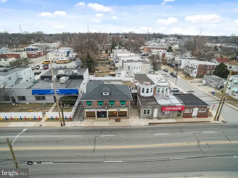 Standalone Commercial Building with Apartment on Macdade Boulevard