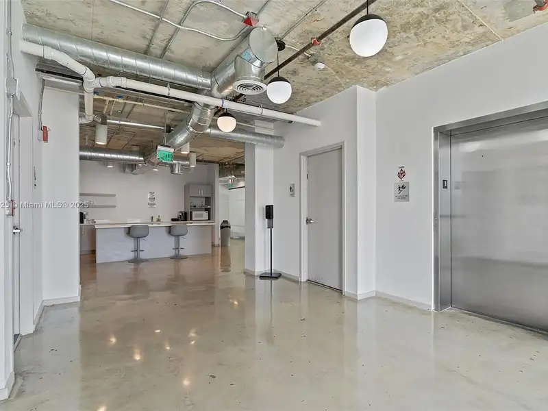 Professional Office Space for Rent - 58 Sf, 10th Floor Near I-95 & Brickell