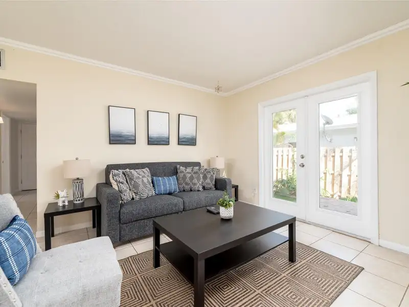 Turnkey 6-unit Airbnb Property in Prime Wilton Manors - Fully Renovated and Furnished