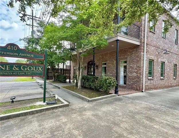 Upscale Office Space for Lease in Downtown Covington with Shared Amenities