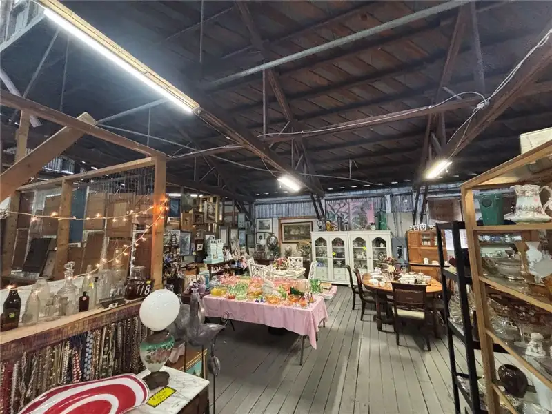 Historic 1917 Warehouse in Prime Location with Versatile Commercial Opportunities