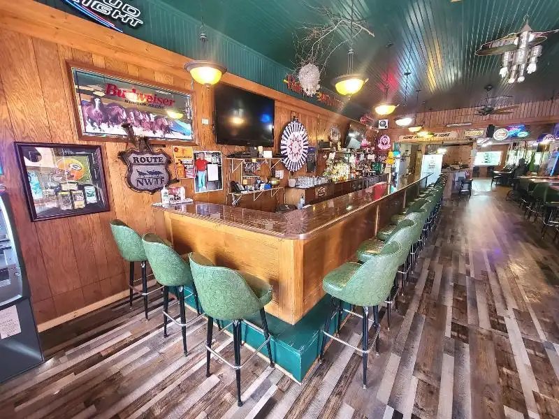 Established Bar for Sale in Downtown Pardeeville, Wi with Outdoor Seating