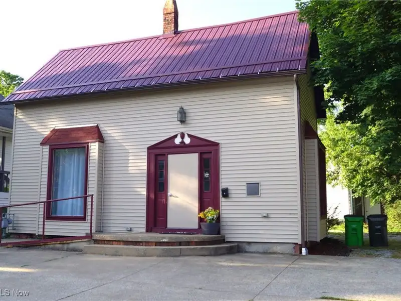 Versatile Commercial Space in High Visibility Location with Recent Upgrades