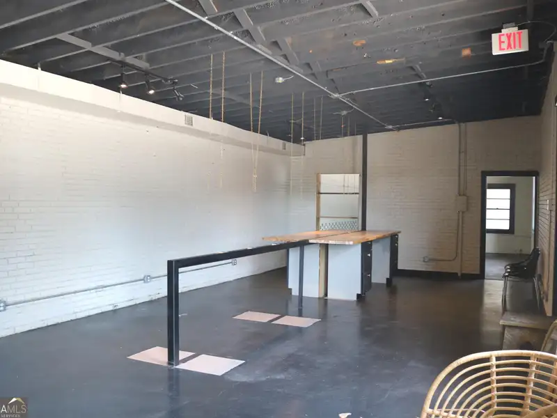 Commercial Building with Private Parking in Central Rome, Adaptable Open Floorplan