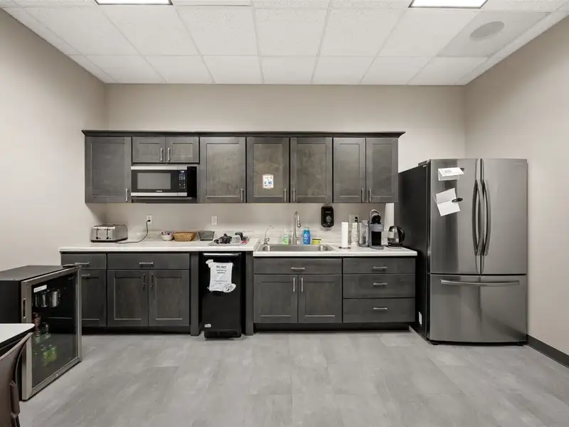 Versatile Office Building with Dual Tenant Configuration in Prime Location
