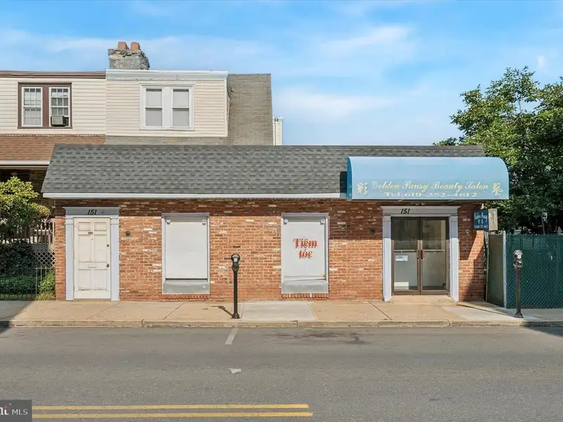 Mixed-use Property with Retail Space and 3-bedroom Apartment in Upper Darby