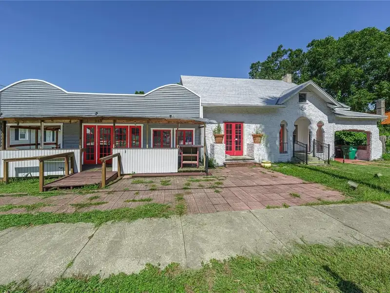 Distinctive Commercial Property in Historic Uptown Mount Dora with Flexible Layout