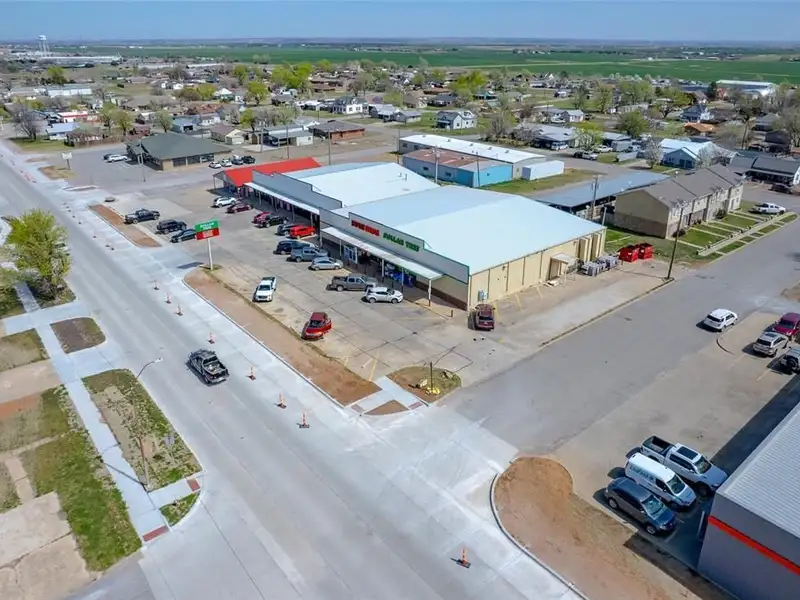 Nnn Lease Commercial Property with Family Dollar Tenant in Hinton, Ok