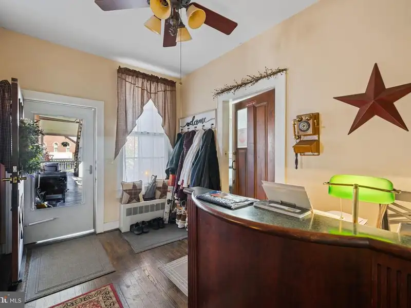 Historic Mcmechan Inn: 13-bedroom Home and Commercial Space in Moorefield, Wv