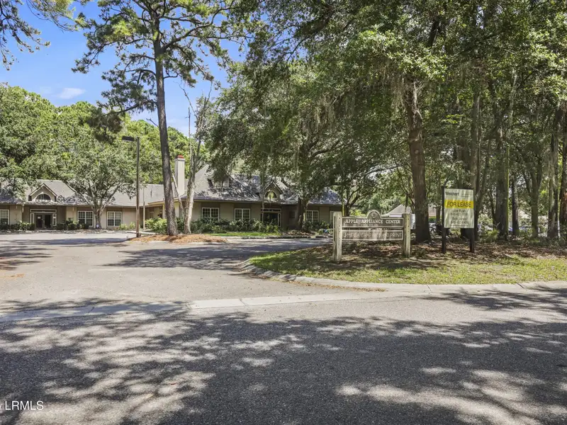 Multi-use Building with Long-term Tenant and Warehouse/office Space in Prime Location