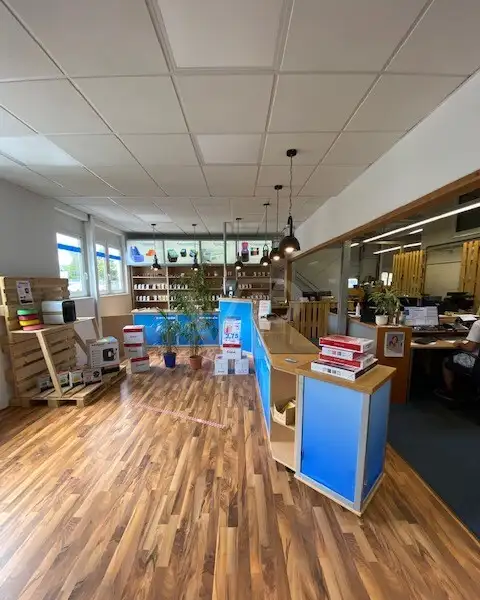 Versatile Commercial Property for Manufacturing/warehousing with Ample Office Space in Prime Location